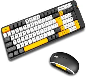 Combo de teclado inalámbrico de 100 teclas con mouse óptico 2.4G color negro, diseño compacto y ergonómico.