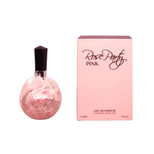 Perfume femenino floral oriental con notas de cassis, rosa, gardenia y vainilla en frasco elegante.