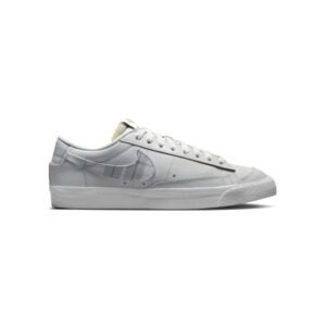Zapatillas Nike Blazer Low Tartan Light Silver con cuero liso, lengüeta de espuma expuesta y detalles tartán en el Swoosh
