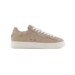 Zapatillas Armani Exchange Plaza Taupe en gamuza con perforaciones transpirables y suela de goma.