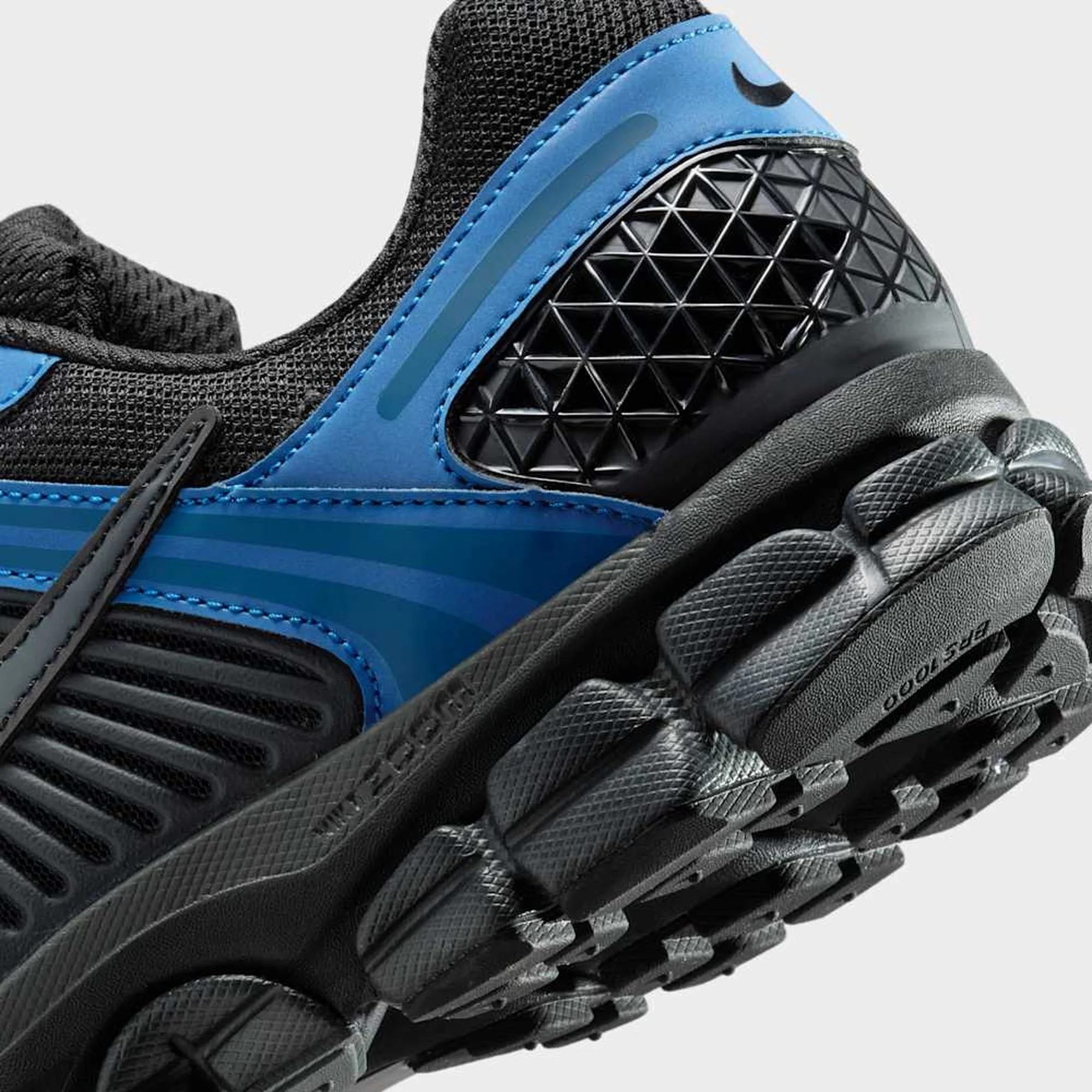 NIKE Zapatillas Zoom Vomero 5 Black Court Blue - Imagen 6