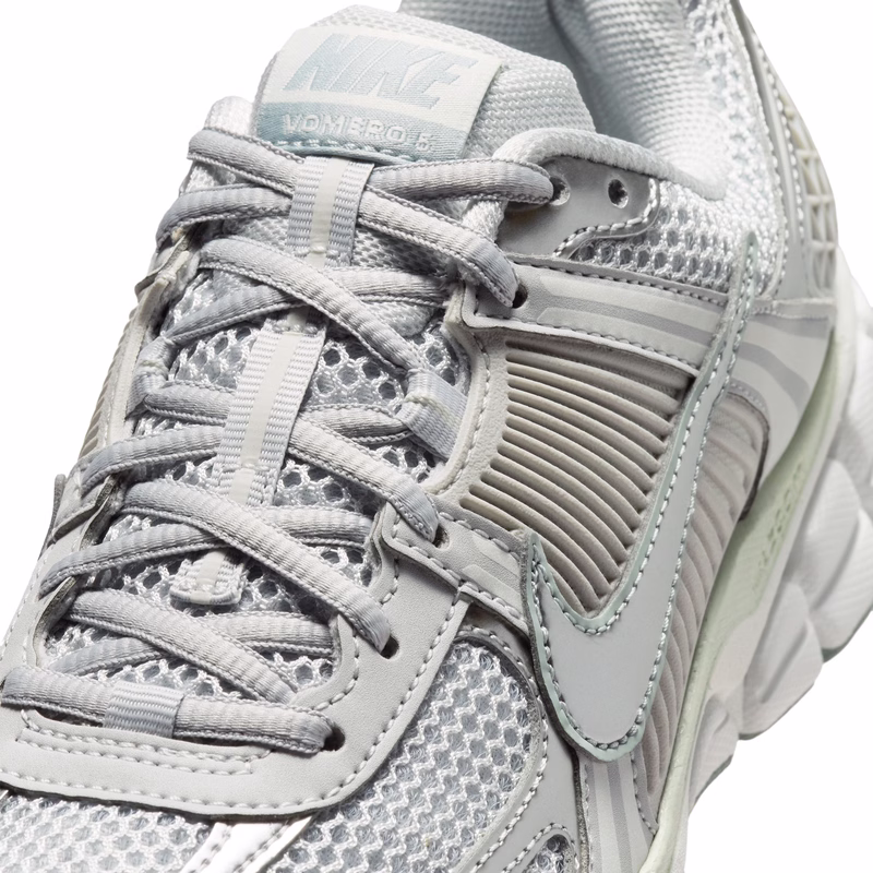 Zapatillas Zoom Vomero 5 Gris Mujer - Imagen 3